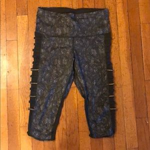 Olive leaf print lululemon crops